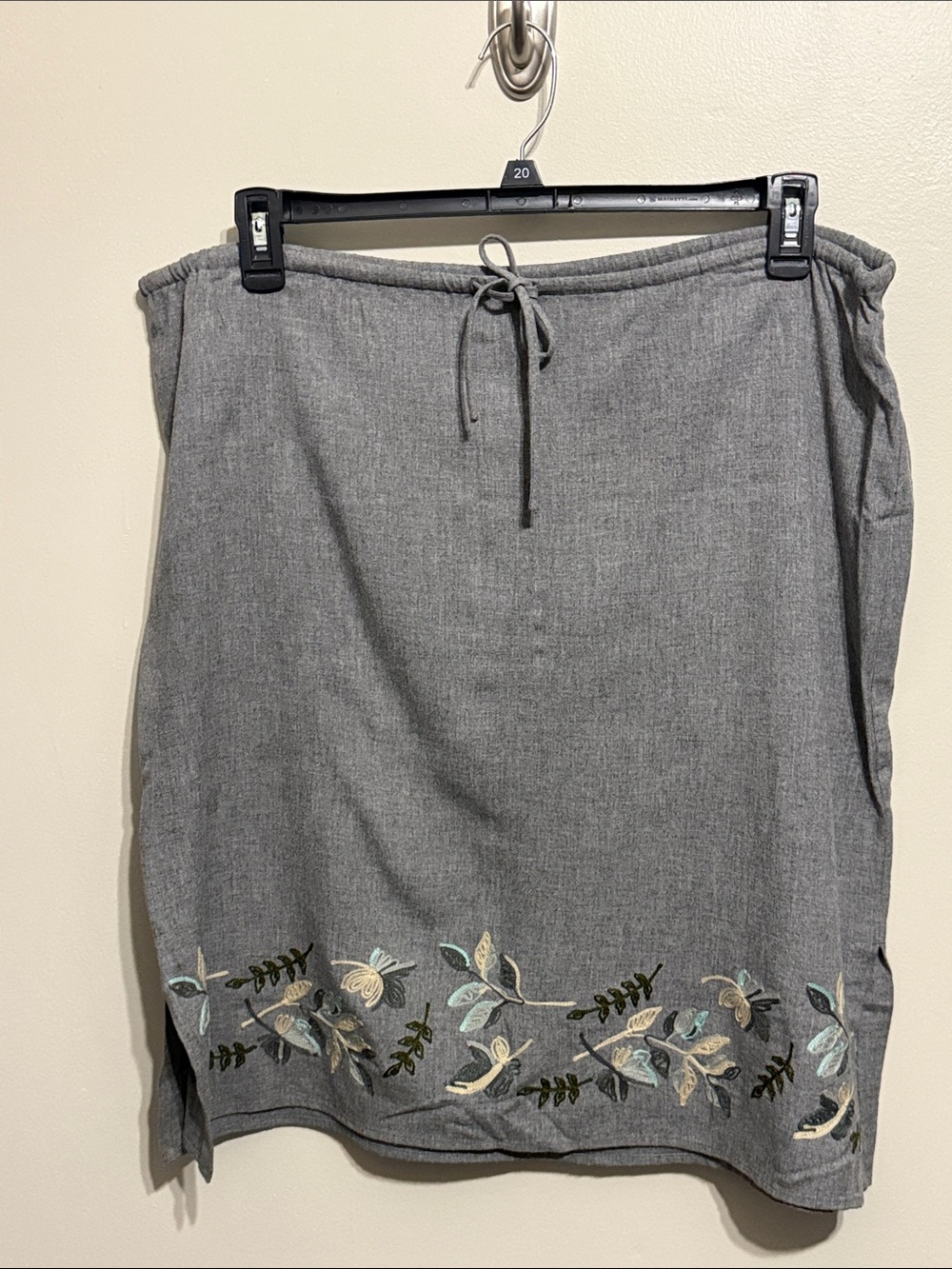 Liz Claiborne Gray Midi Skirt with Embroidered Floral Hem